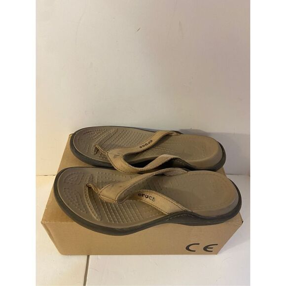 Crocs flip flops size 9 used less tread - Picture 1 of 3